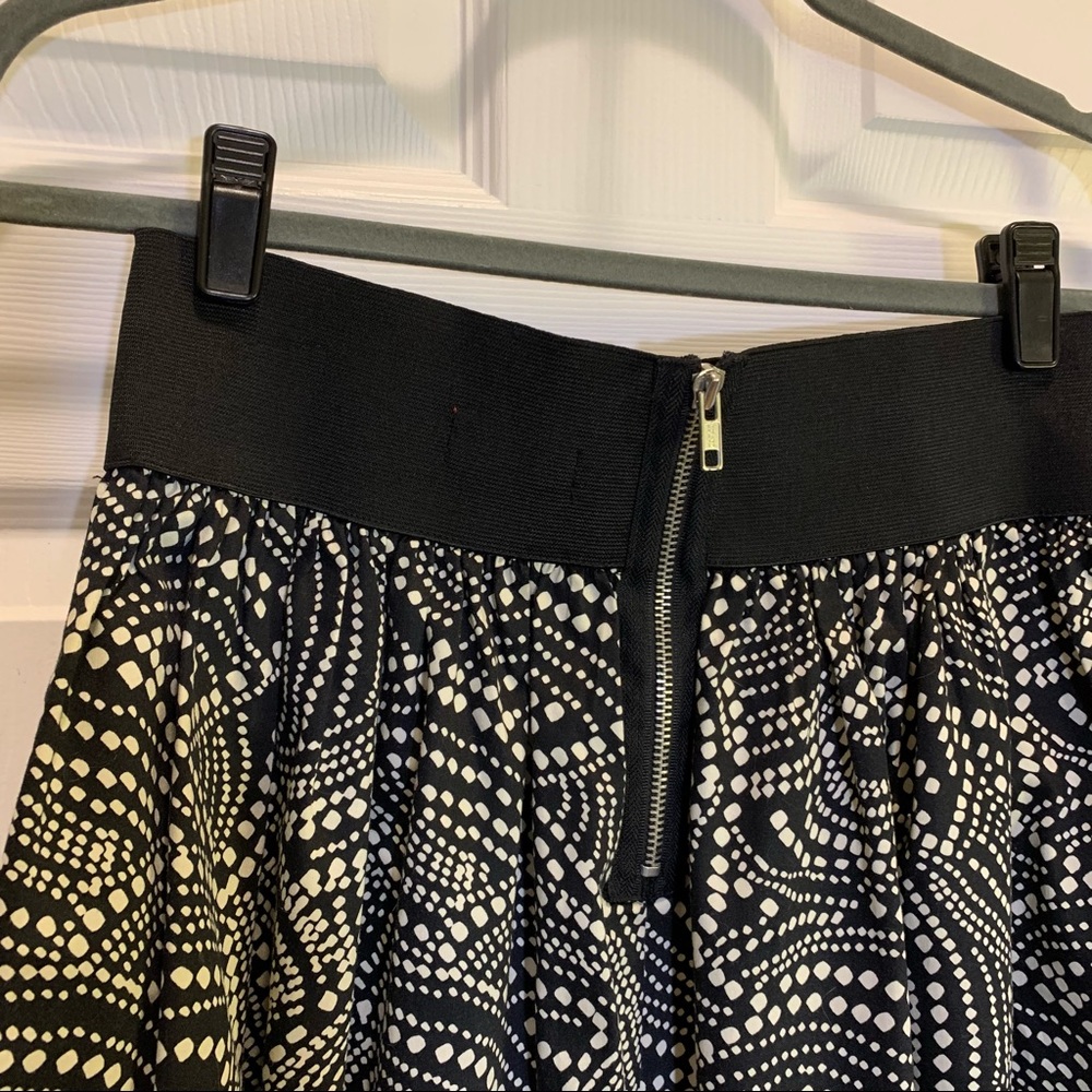 ELLE Black & White Abstract Print Skirt Size M - Picture 6 of 6
